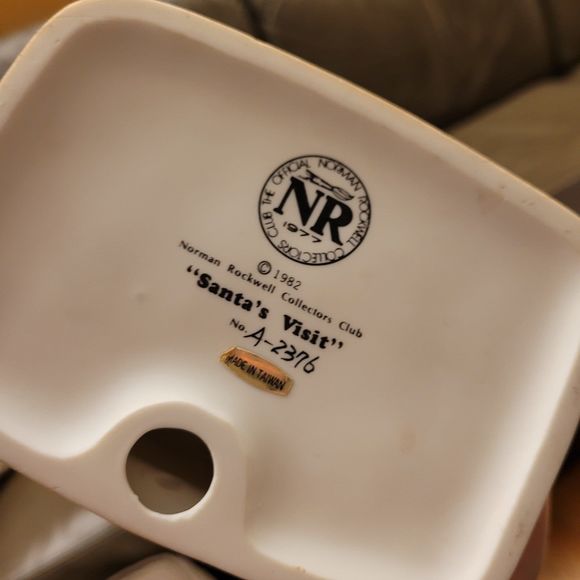 Vintage Norman Rockwell Santa's Visit Figurine - Picture 3 of 4